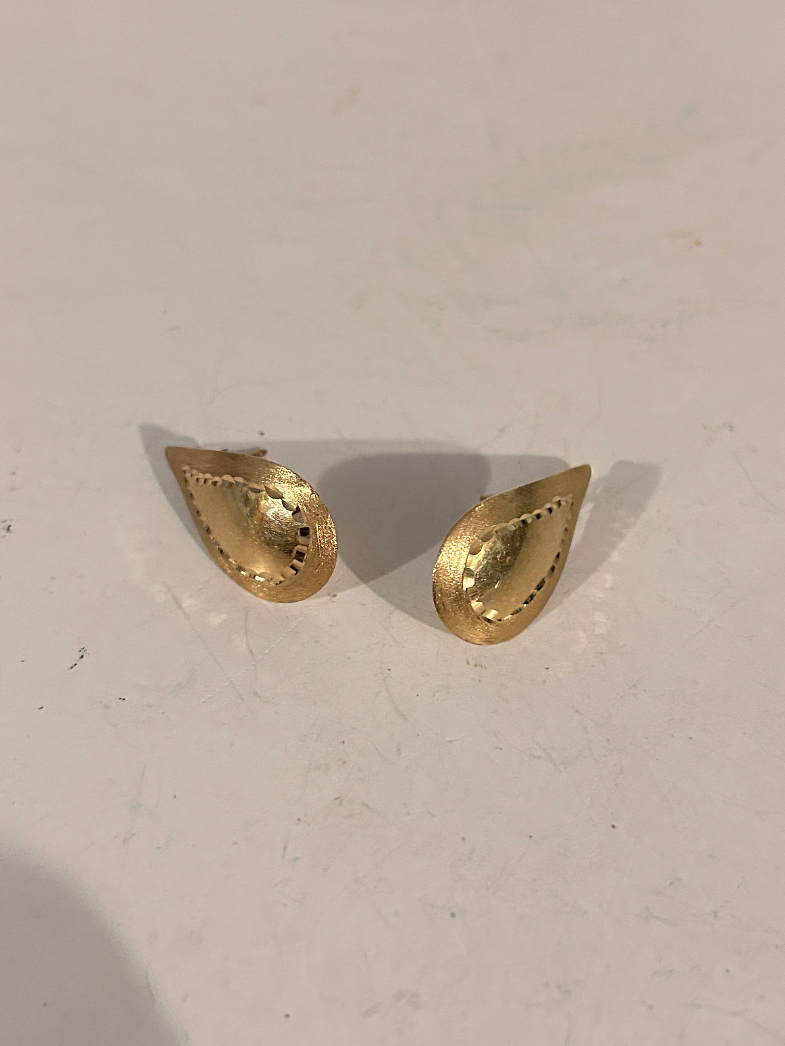 Vintage 14K Gold etched Earrings (1 of 4)