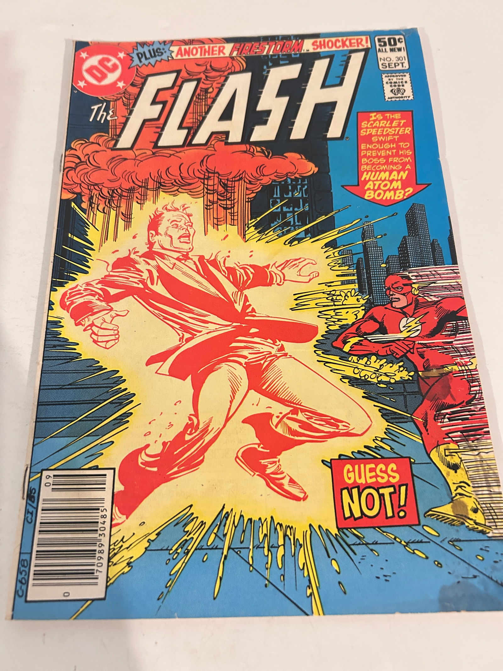 Vintage Comic Book The Flash # 301 (1 of 2)
