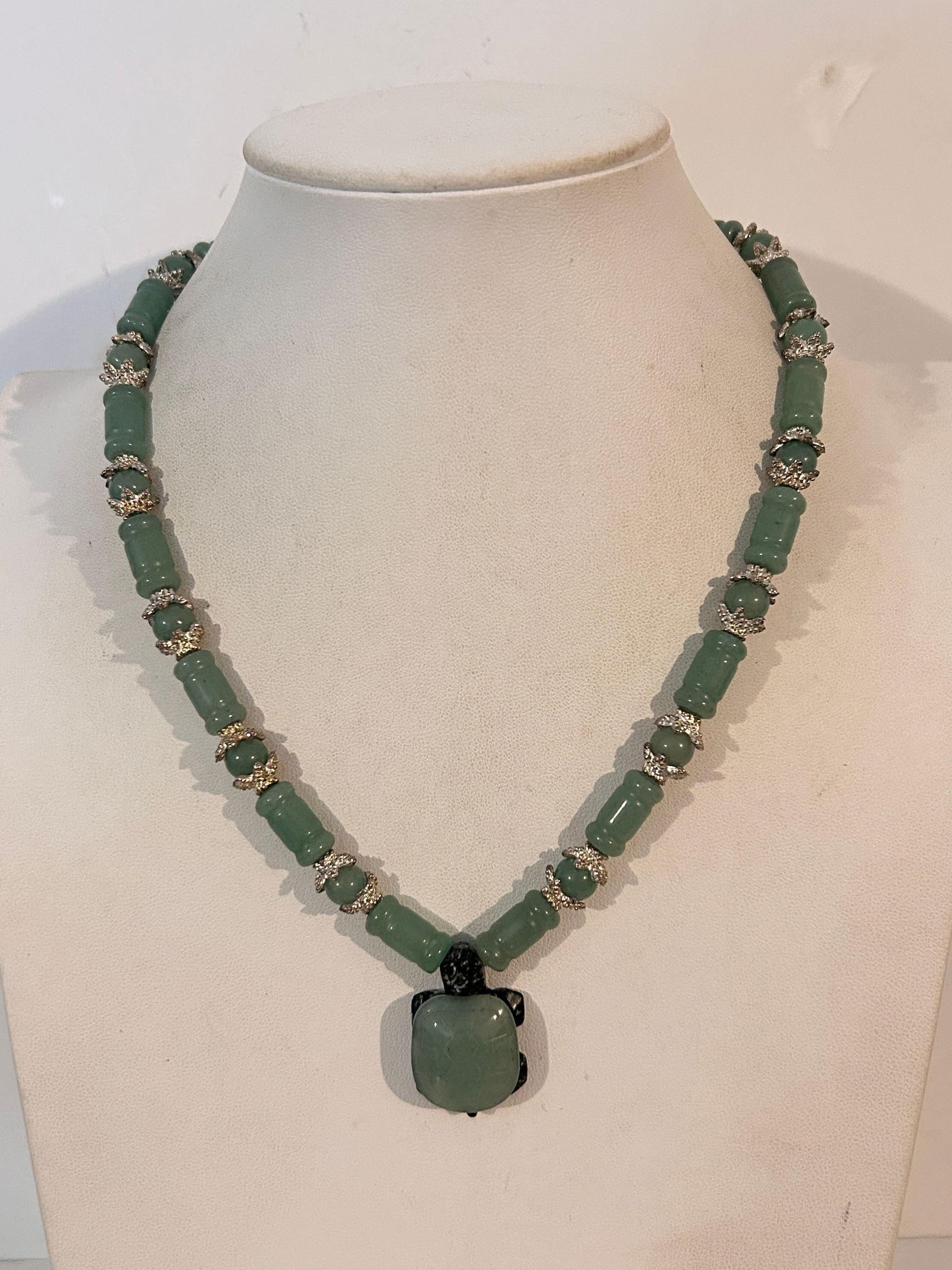 Vintage sterling silver Jadite tested Turtle pendant Necklace 18" (1 of 6)
