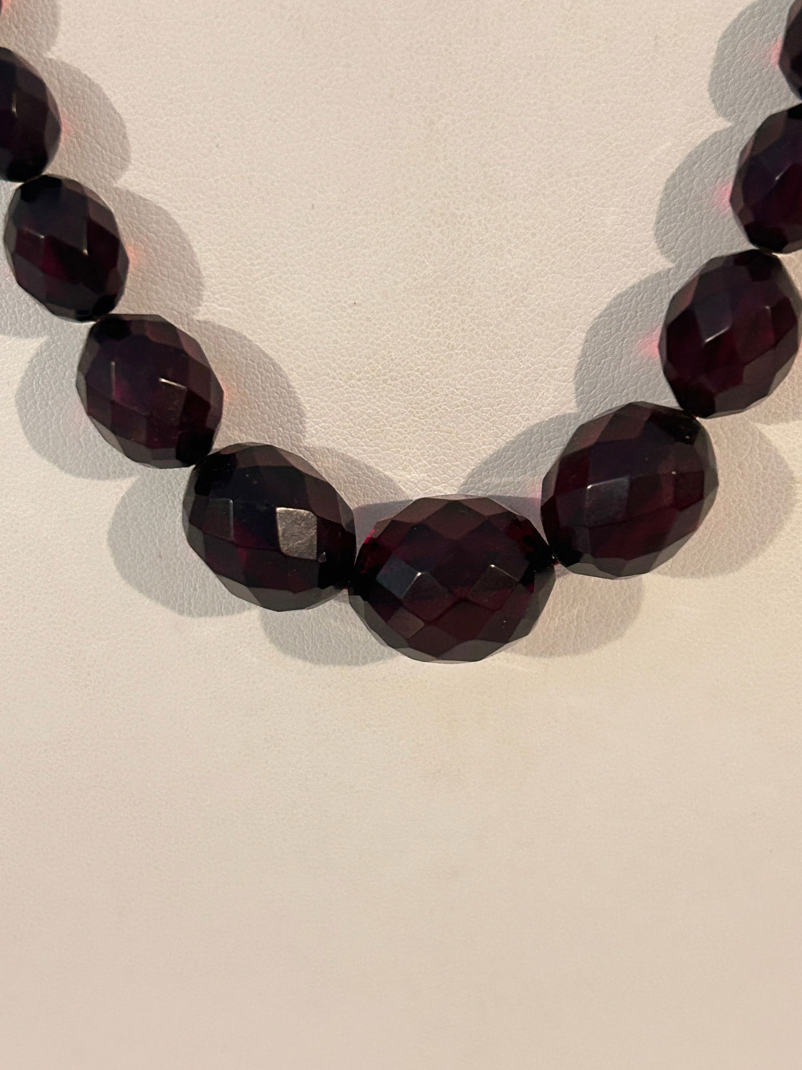 Vintage Faceted Cherry Amber Bakelite 27 Grams Graduated Beaded Necklace 25 (1 of 5)