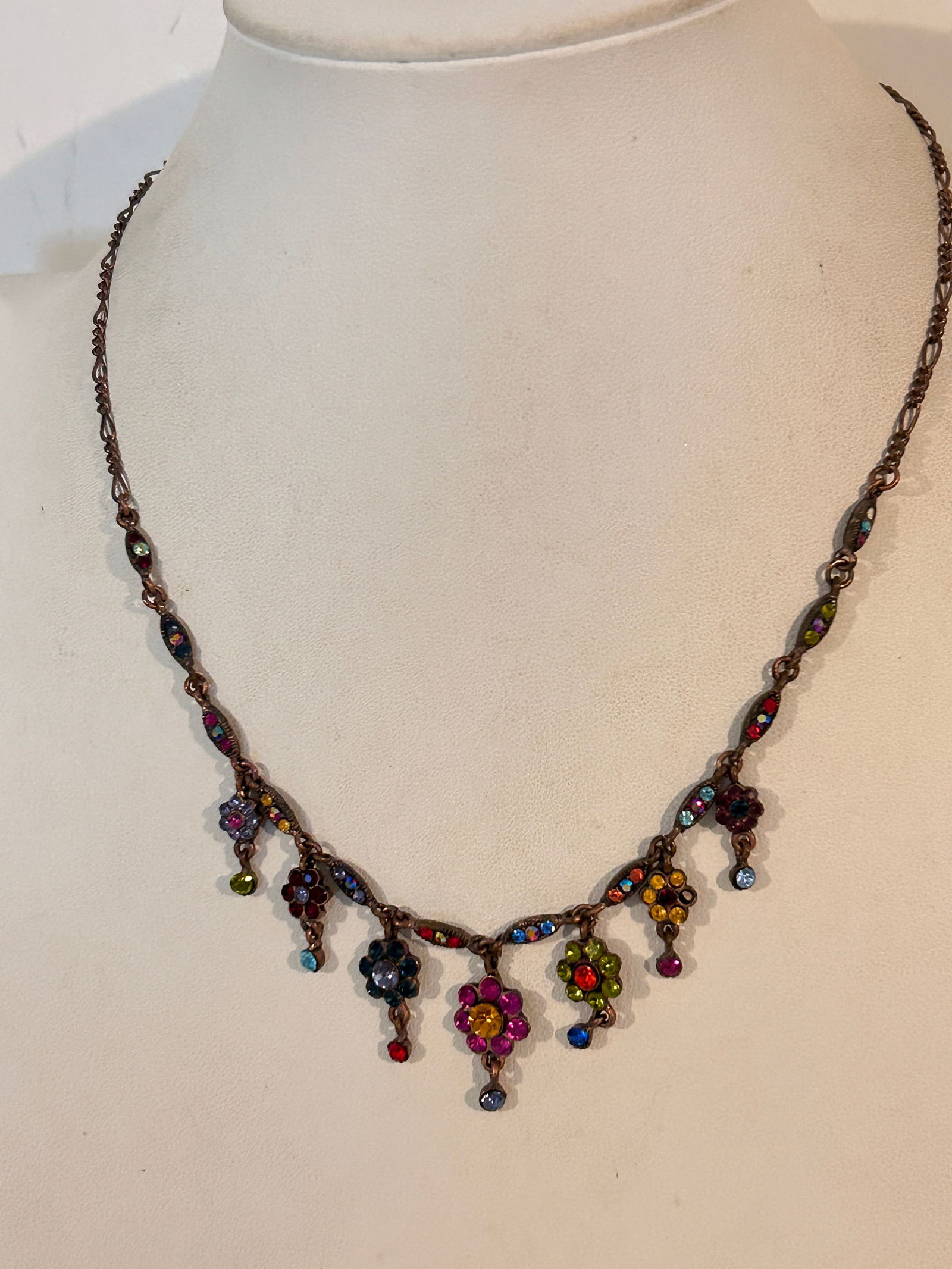 Vintage Swarovski Crystal Necklace 17": Vintage Swarovski Crystal Necklace 17" Please view all photos as they are part of the description and condition of this Item, Feel free to contact me with questions or picture requests! Used Item AS I