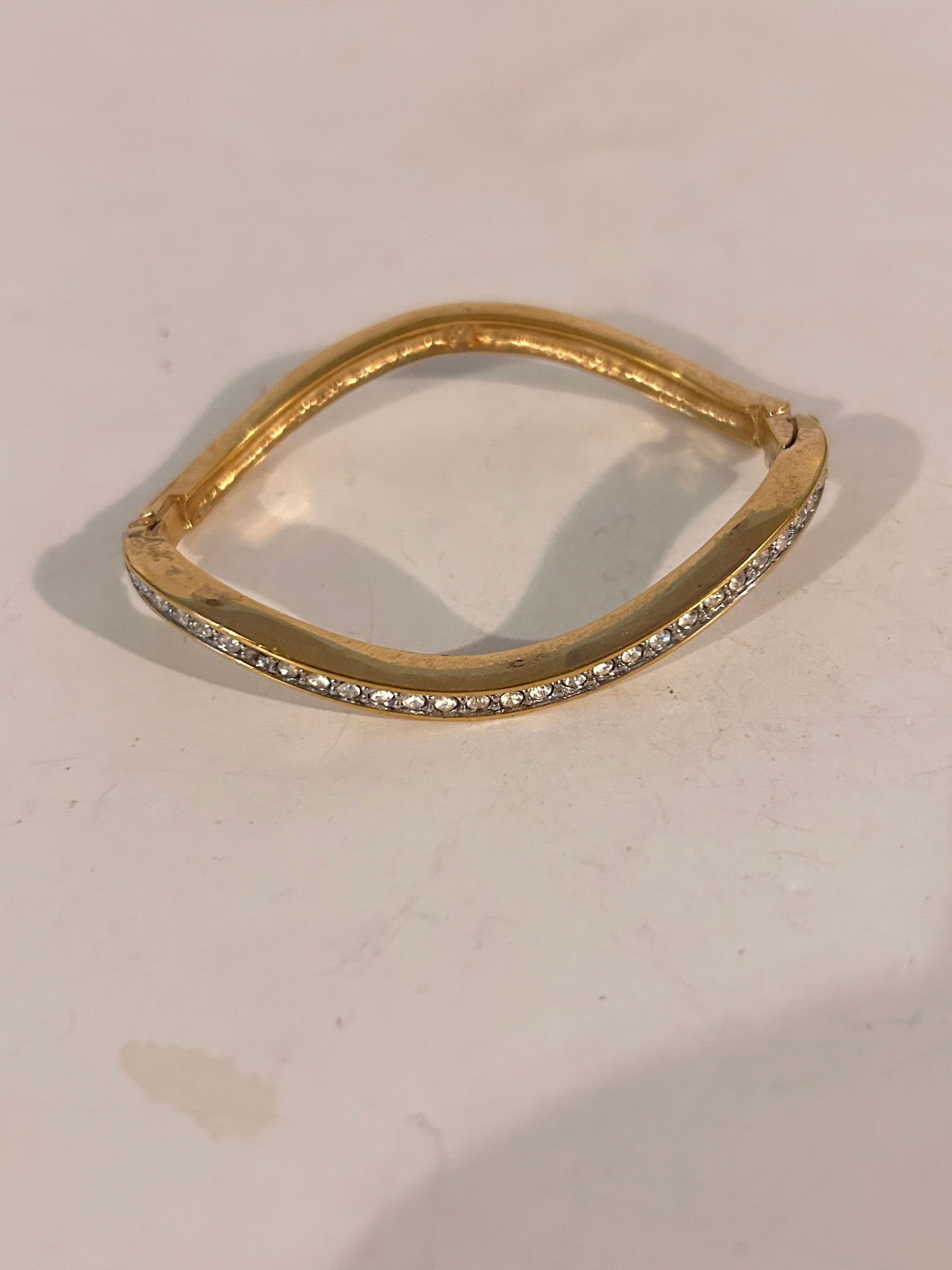 Vintage Gold Tone Swarovski Crystal hinged Bracelet 7" (1 of 5)