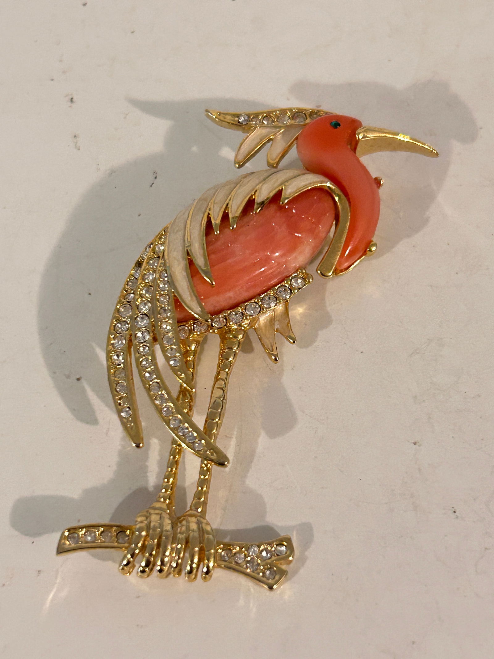 Vintage Unsigned Hattie Canegie Rhinestone Lucite Crane Heron Egret Brooch: Vintage Unsigned Hattie Canegie Rhinestone Lucite Crane Heron Egret Brooch Please view all photos as they are part of the description and condition of this Item, Feel free to contact me with questions
