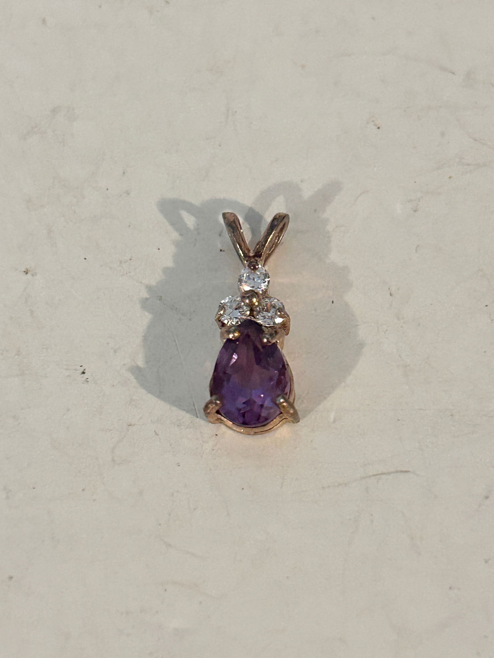 Vintage Sterling Silver Amethyst Pendant: Vintage Sterling Silver Amethyst Pendant Please view all photos as they are part of the description and condition of this Item, Feel free to contact me with questions or picture requests! Used Item AS