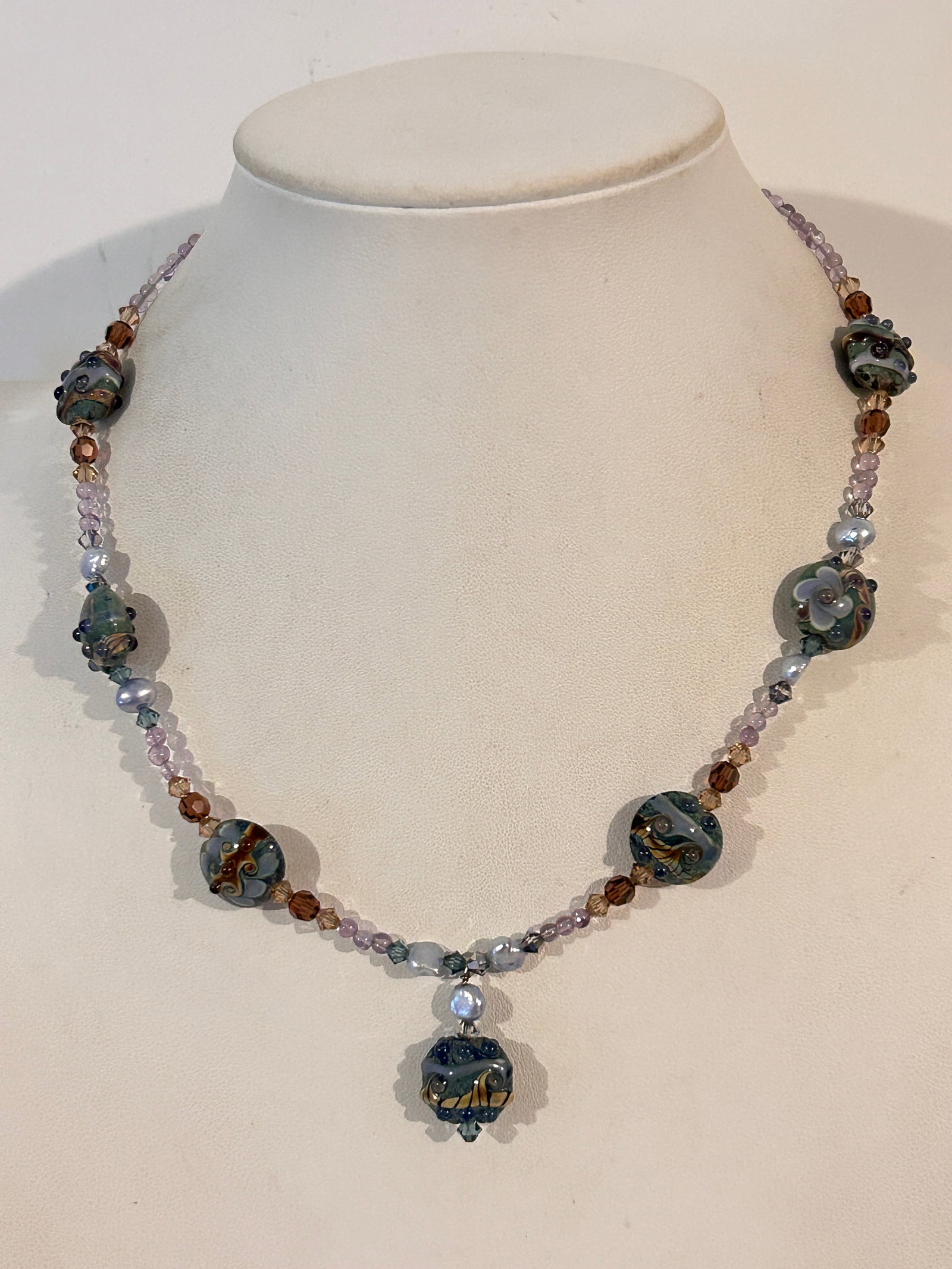 Vintage Sterling Silver Murano glass Necklace 16": Vintage Sterling Silver Murano glass Necklace 16" Please view all photos as they are part of the description and condition of this Item, Feel free to contact me with questions or picture requests! Use