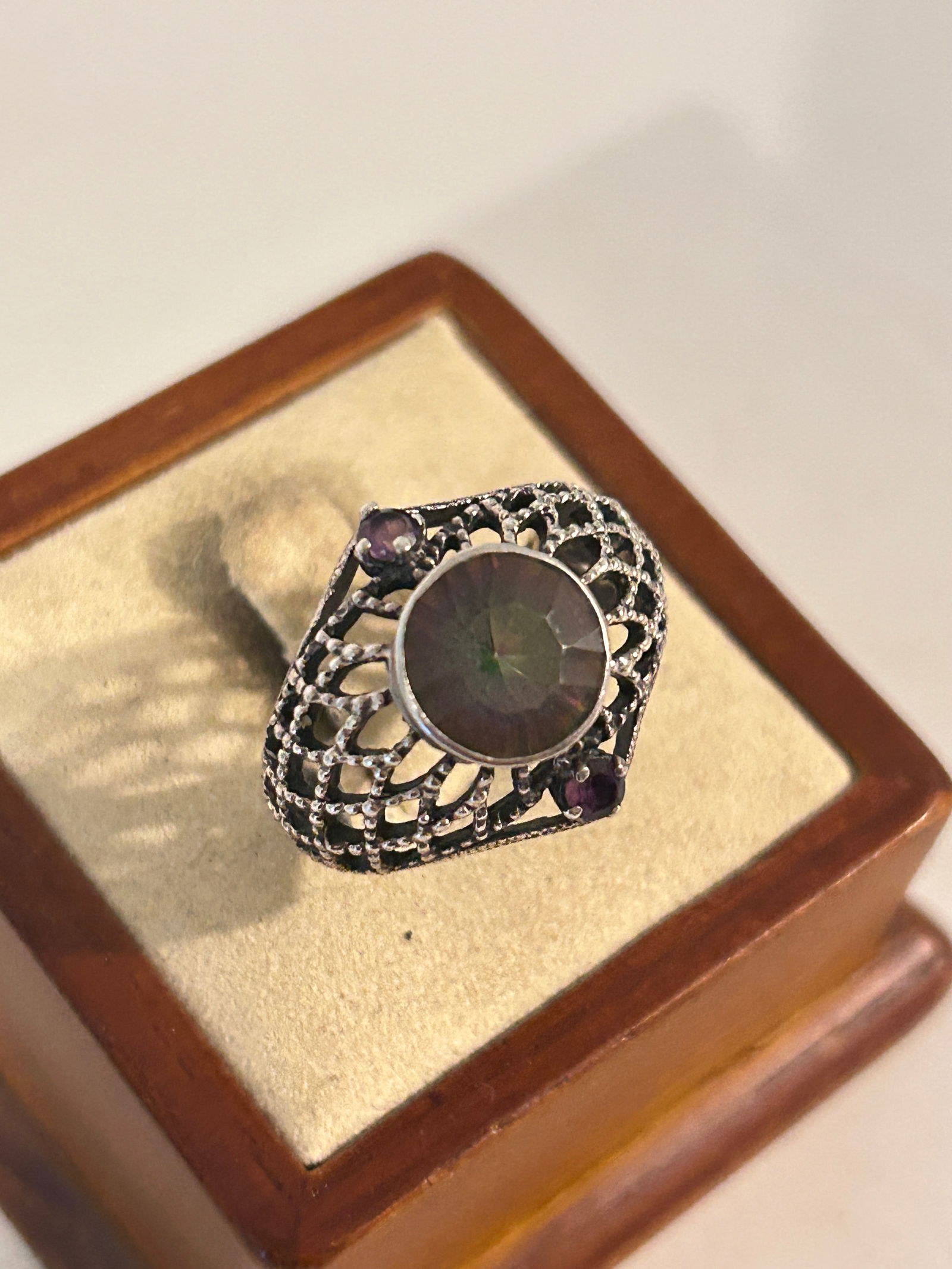Vintage Sterling Silver Amethyst filigree Ring Size 8: Vintage Sterling Silver Amethyst filigree Ring Size 8 Please view all photos as they are part of the description and condition of this Item, Feel free to contact me with questions or picture requests!