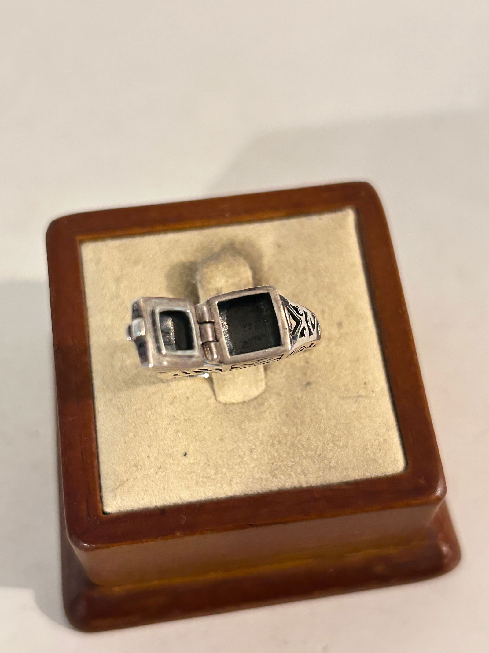 Rare Antique Poison Pill Snuff 925 Sterling Silver Prayer Box Ring Size 9 (1 of 6)