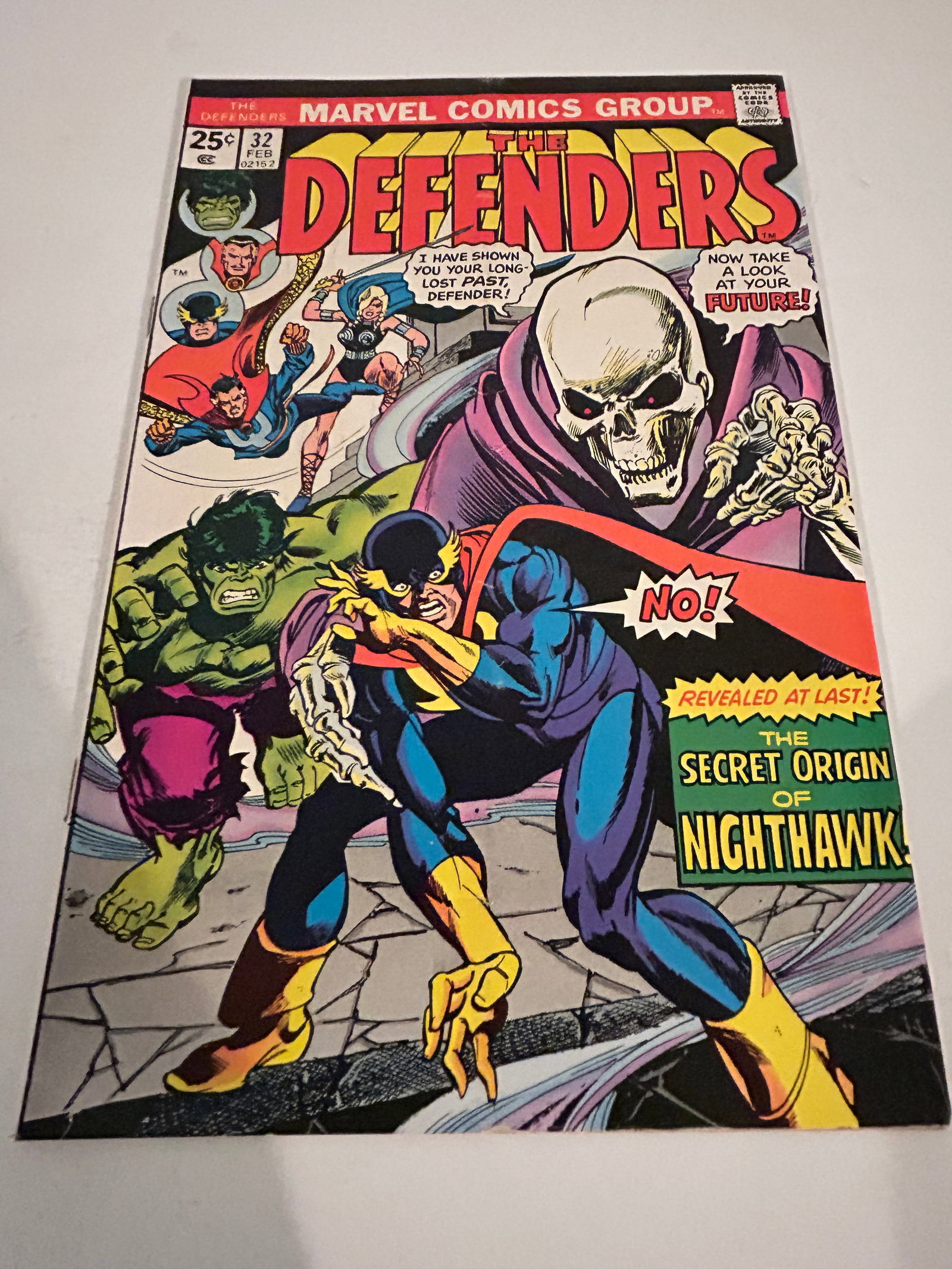 Vintage Comic Book The Defenders # 32: Item comes exactly as shown Know what you are bidding on. Carefully refer to and examine all photos, ask questions, do research, etc., to determine (Authinticity) . before bidding in order to determin