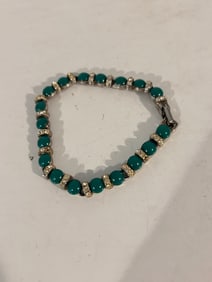 Vintage green bead Bracelet 7"