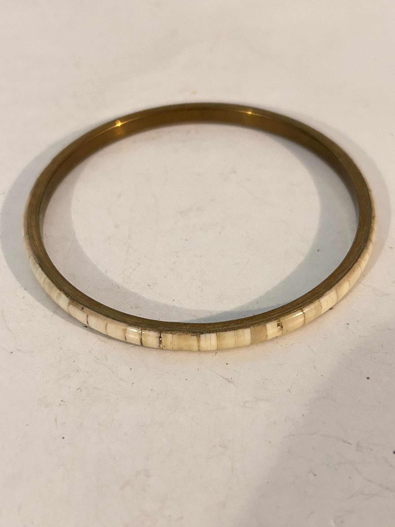 Vintage Bracelet sz 7": Vintage Bracelet sz 7" Please view all photos as they are part of the description and condition of this Item, Feel free to contact me with questions or picture requests! Used Item AS IS