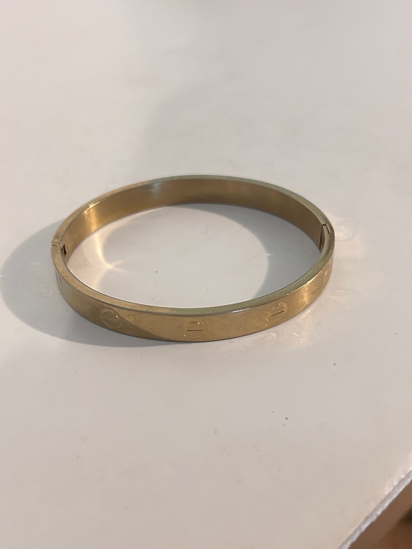 Vintage Bracelet: Item comes exactly as shown Know what you are bidding on. Carefully refer to and examine all photos, ask questions, do research, etc., to determine (Authinticity) . before bidding in order to determin