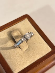 Vintage Sterling Silver rhinestone Ring Size 7