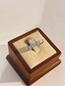 Vintage Sterling Silver rhinestone Ring Size 7