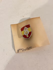 8 th Infantry Division Artillery(DIVARTY)Miniature Lapel Pin