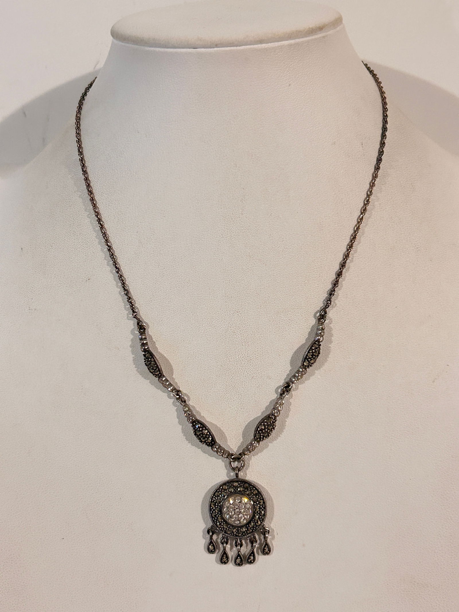 Vintage Sterling Silver Thailand marcasite pendant Necklace 18": Vintage Sterling Silver Thailand marcasite pendant Necklace 18" Please view all photos as they are part of the description and condition of this Item, Feel free to contact me with questions or picture