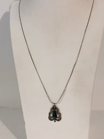 Vintage Sterling Silver green stone pendant Necklace 29"