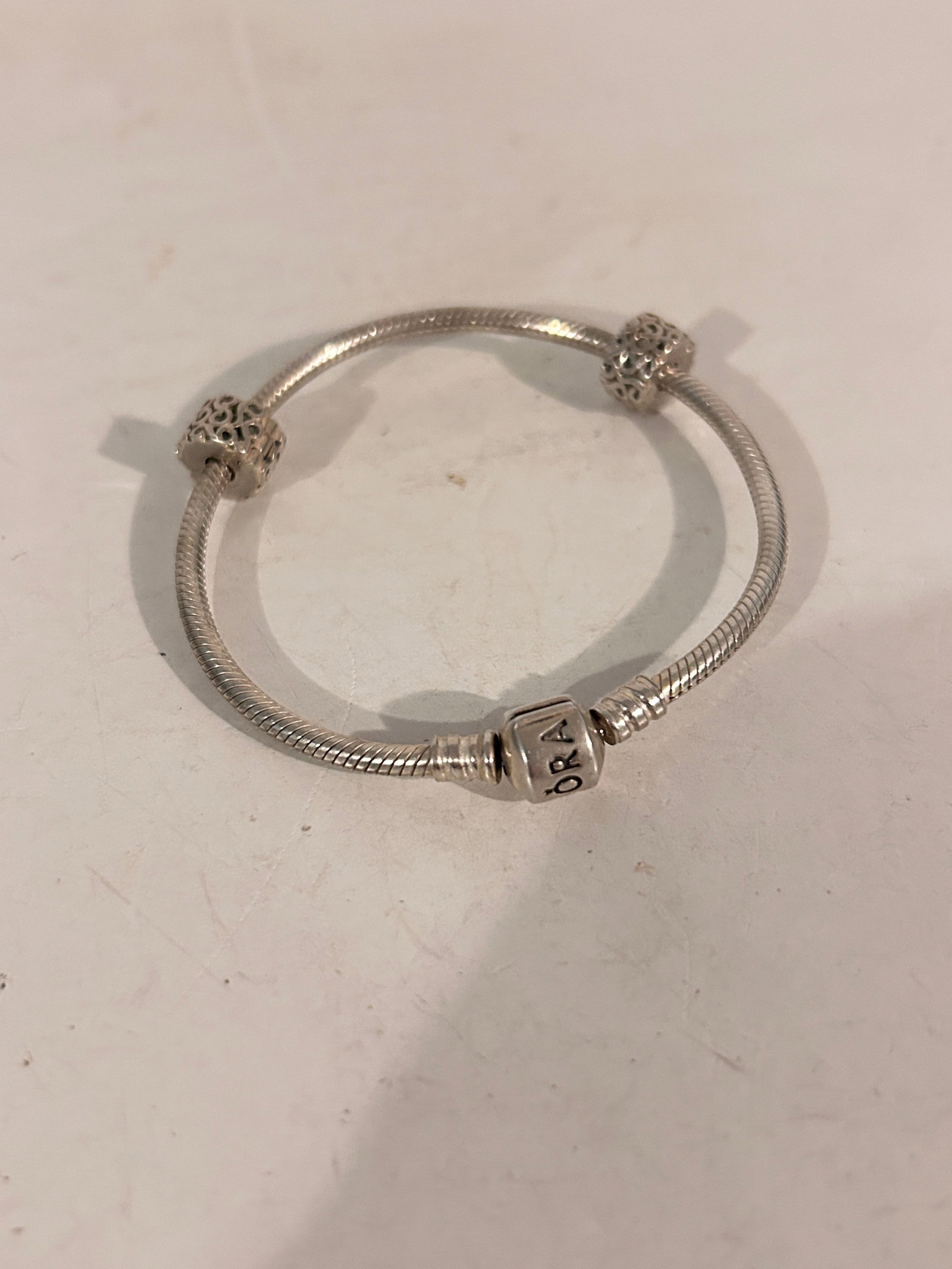 Vintage Pandora Sterling Silver Bracelet 7": Vintage Pandora Sterling Silver Bracelet 7" Please view all photos as they are part of the description and condition of this Item, Feel free to contact me with questions or picture requests! Used Item