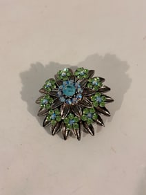 Vintage rhinestone Brooch