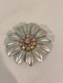 Vintage silvertone rhinestone floral Brooch
