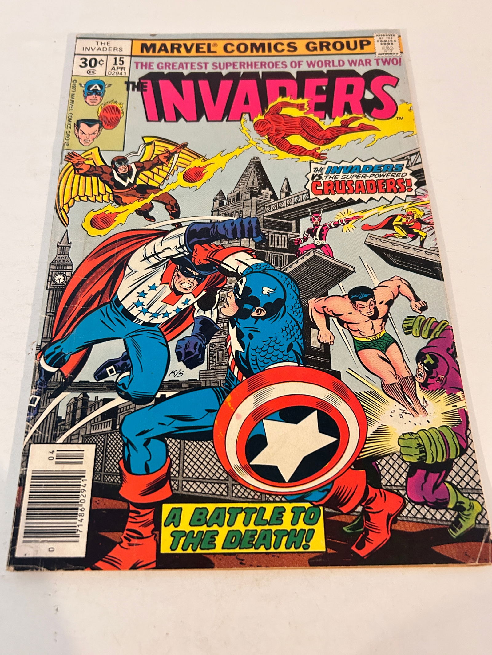 Vintage Comic Book The Invaders # 15 (1 of 2)