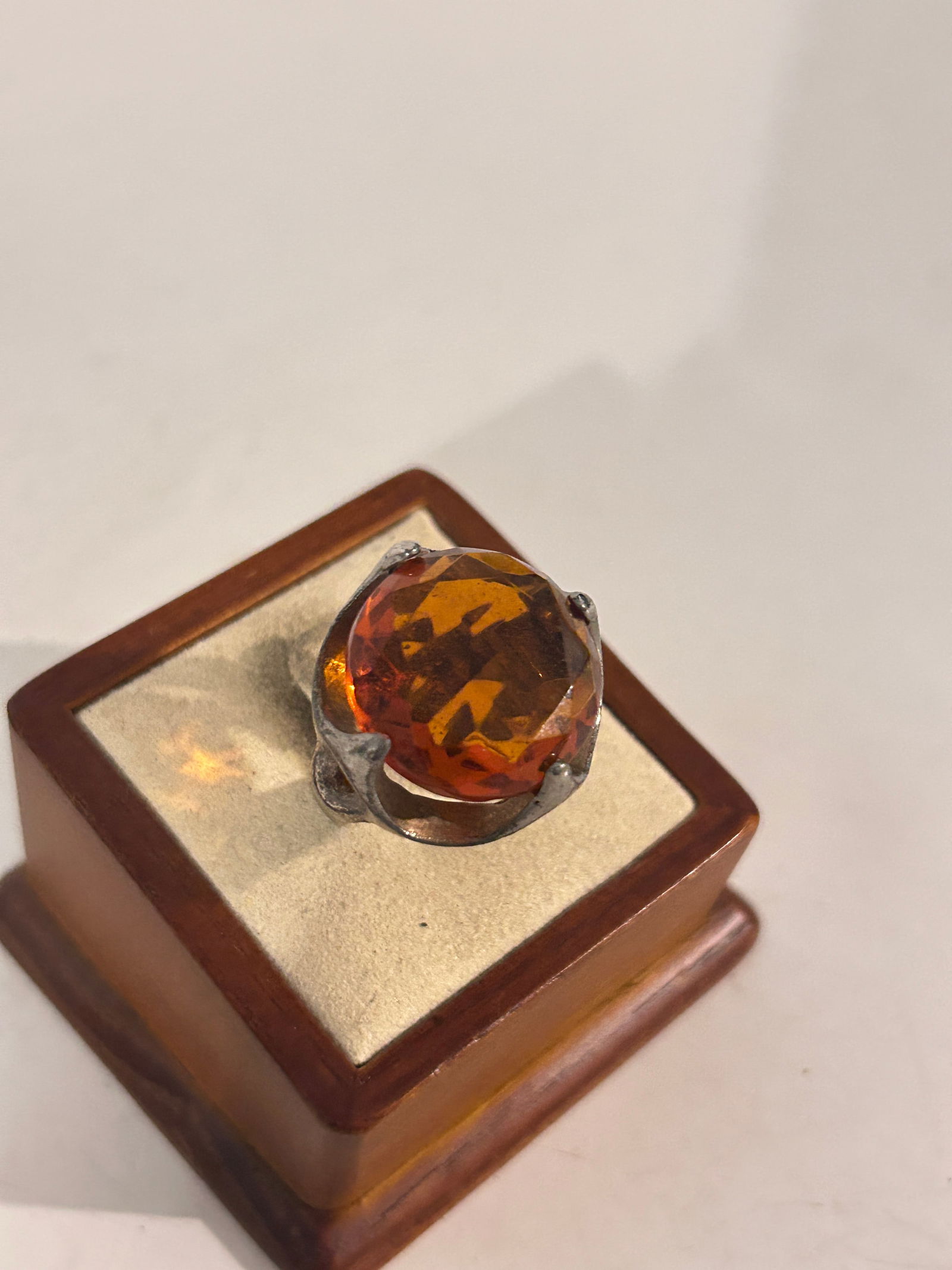 Vintage Costume Rhinestone Ring Sz 10 (1 of 5)