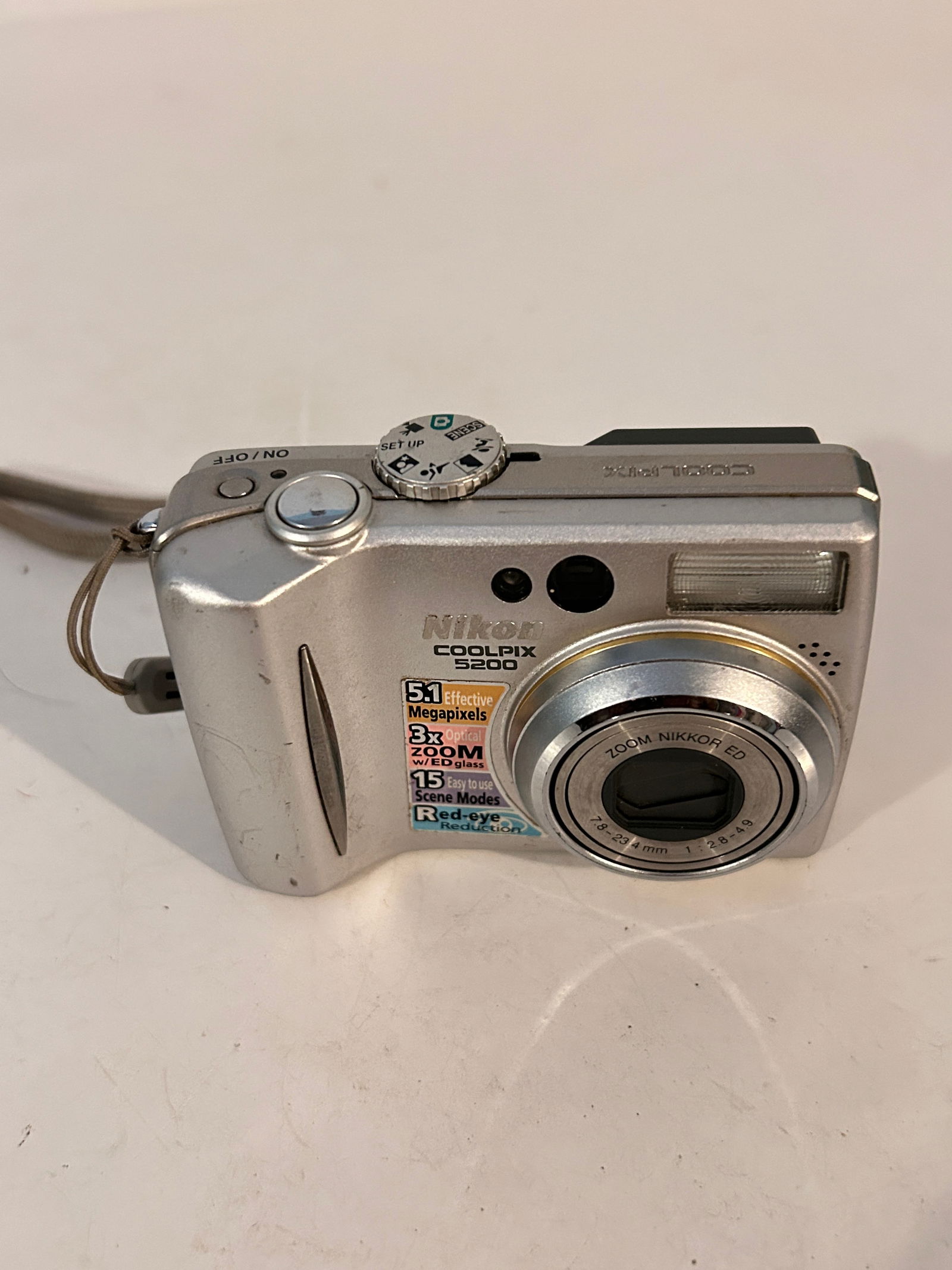 Vintage Nikon Coolpix 5200 5.1MP Compact Digital Camera Untested (1 of 4)