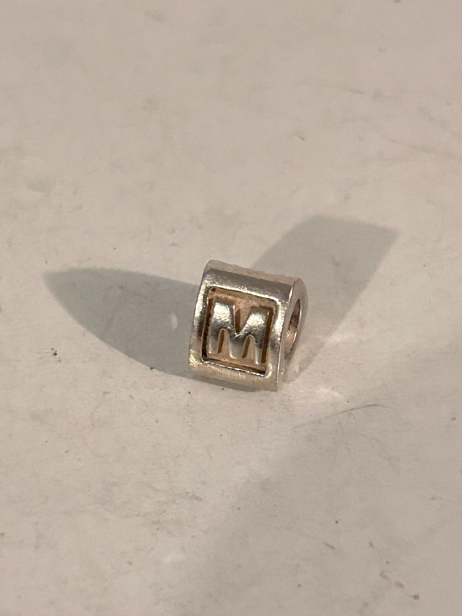 Vintage Sterling Silver Pandora Charm: Vintage Sterling Silver Pandora Charm Please view all photos as they are part of the description and condition of this Item, Feel free to contact me with questions or picture requests! Used Item AS IS