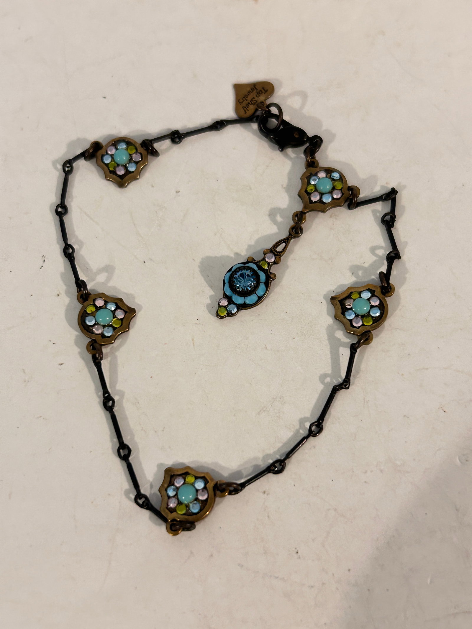 Vintage top shelf jewelry Bracelet 9": Vintage top shelf jewelry Bracelet 9" Please view all photos as they are part of the description and condition of this Item, Feel free to contact me with questions or picture requests! Used Item AS IS