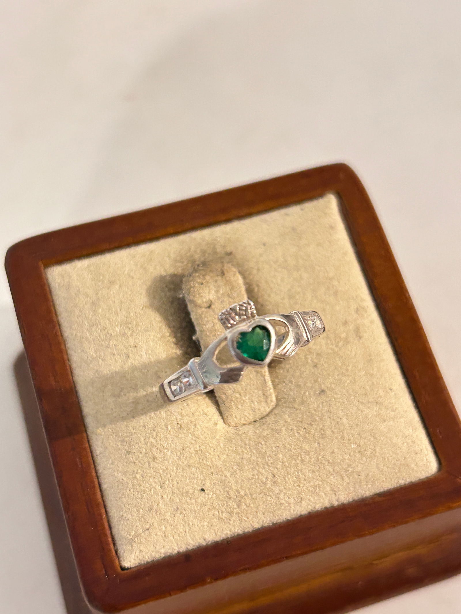 Vintage Sterling Silver Irish Claddagh Ring Sz 7 (1 of 5)