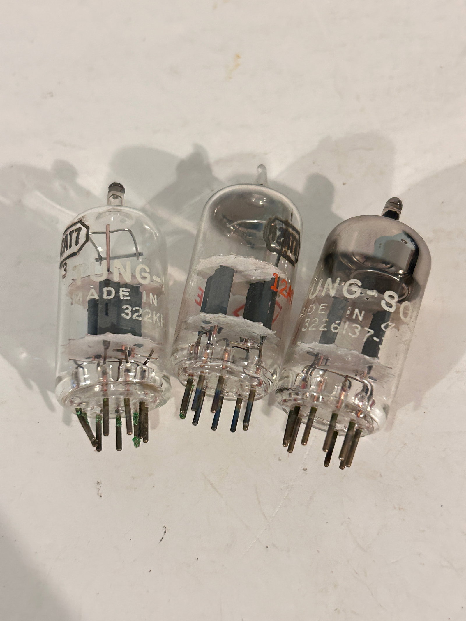 Vintage Lot of 3 Mixed 12AT7 Tubes: Vintage Lot of 3 Mixed 12AT7 Tubes Please view all photos as they are part of the description and condition of this Item, Feel free to contact me with questions or picture requests! Used Item AS IS