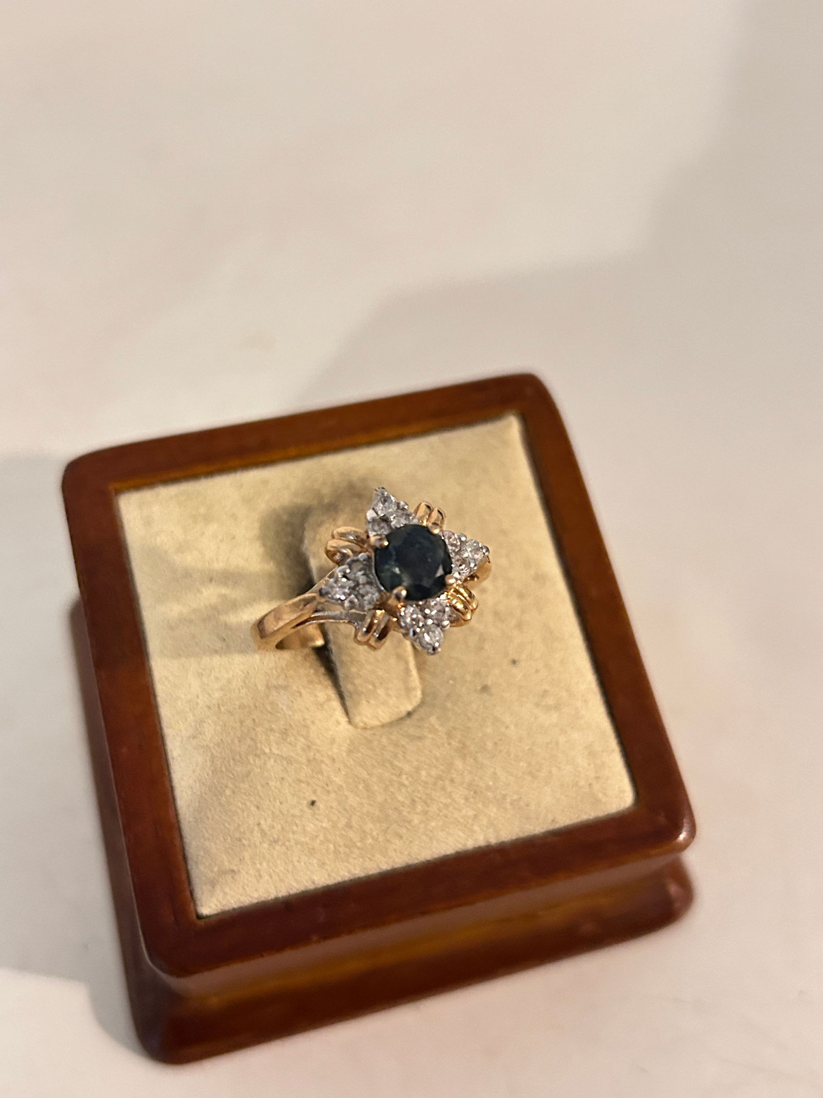 Vintage Costume Ring sz 7 (1 of 5)