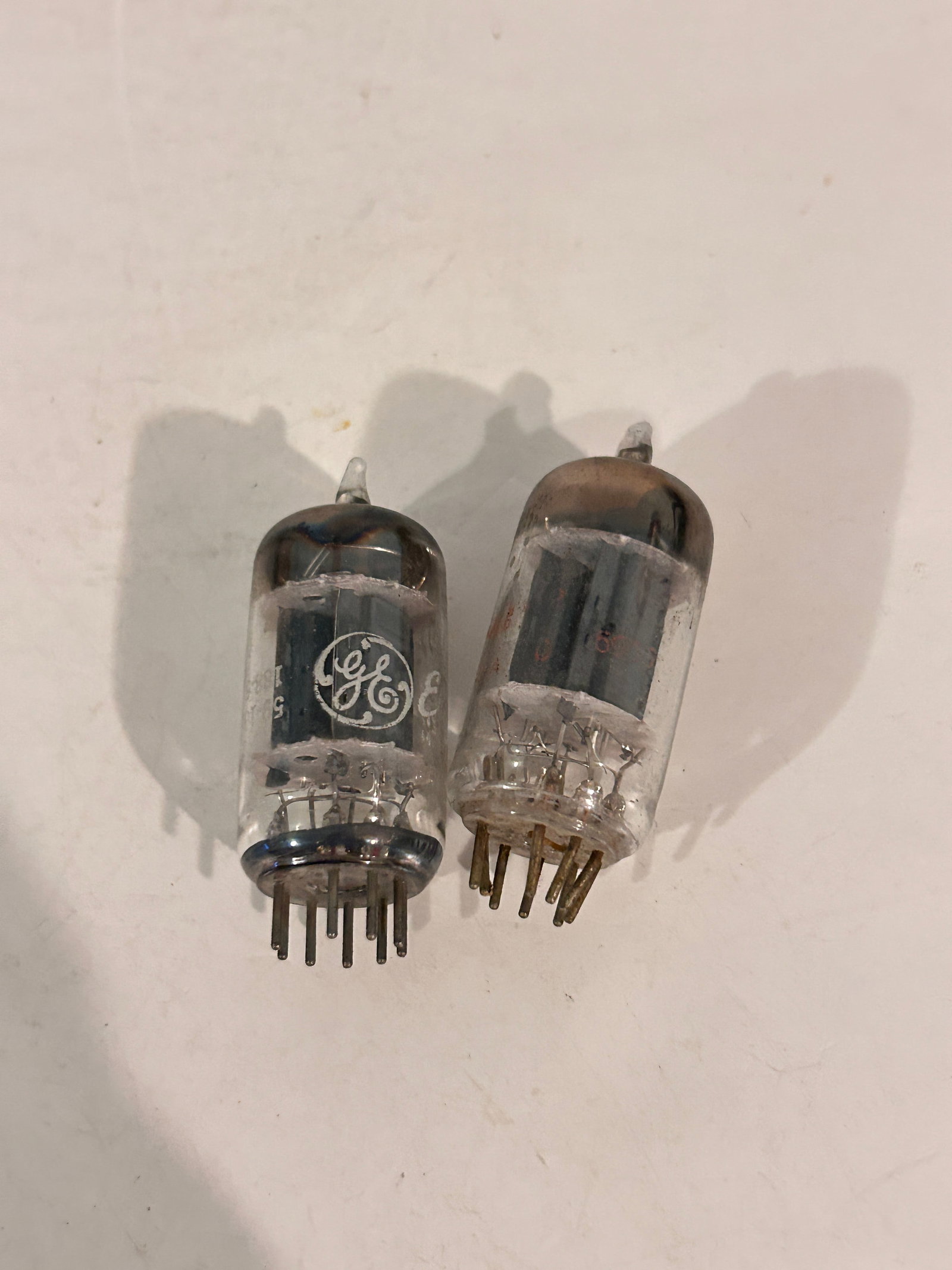 Vintage Lot of 2 Mixed 7025 Tubes: Vintage Lot of 2 Mixed 7025 Tubes Please view all photos as they are part of the description and condition of this Item, Feel free to contact me with questions or picture requests! Used Item AS IS