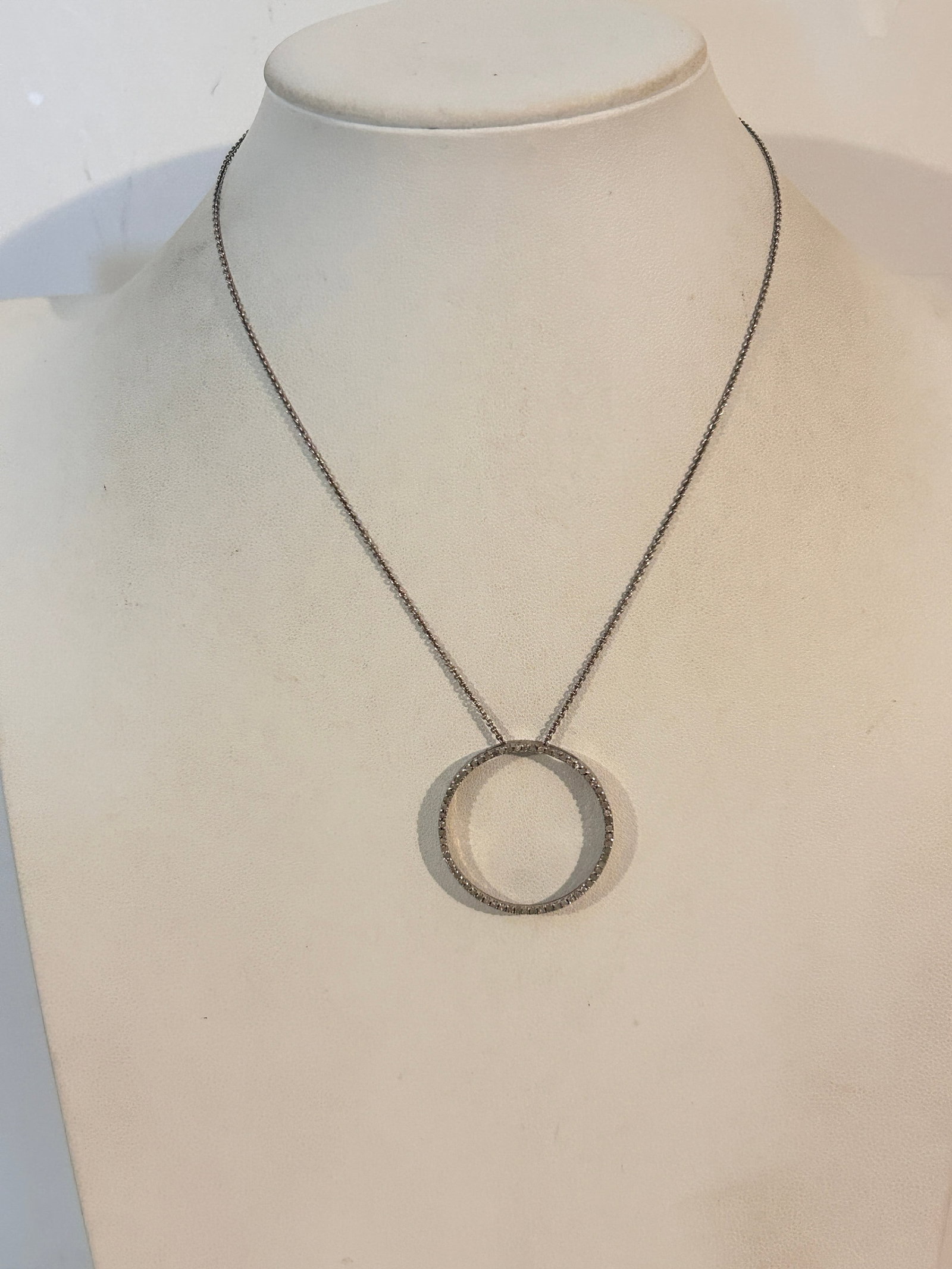 Vintage Sterling Silver Eternity Pendant Necklace Sz 16": Item comes exactly as shown Know what you are bidding on. Carefully refer to and examine all photos, ask questions, do research, etc., to determine (Authinticity) . before bidding in order to determin