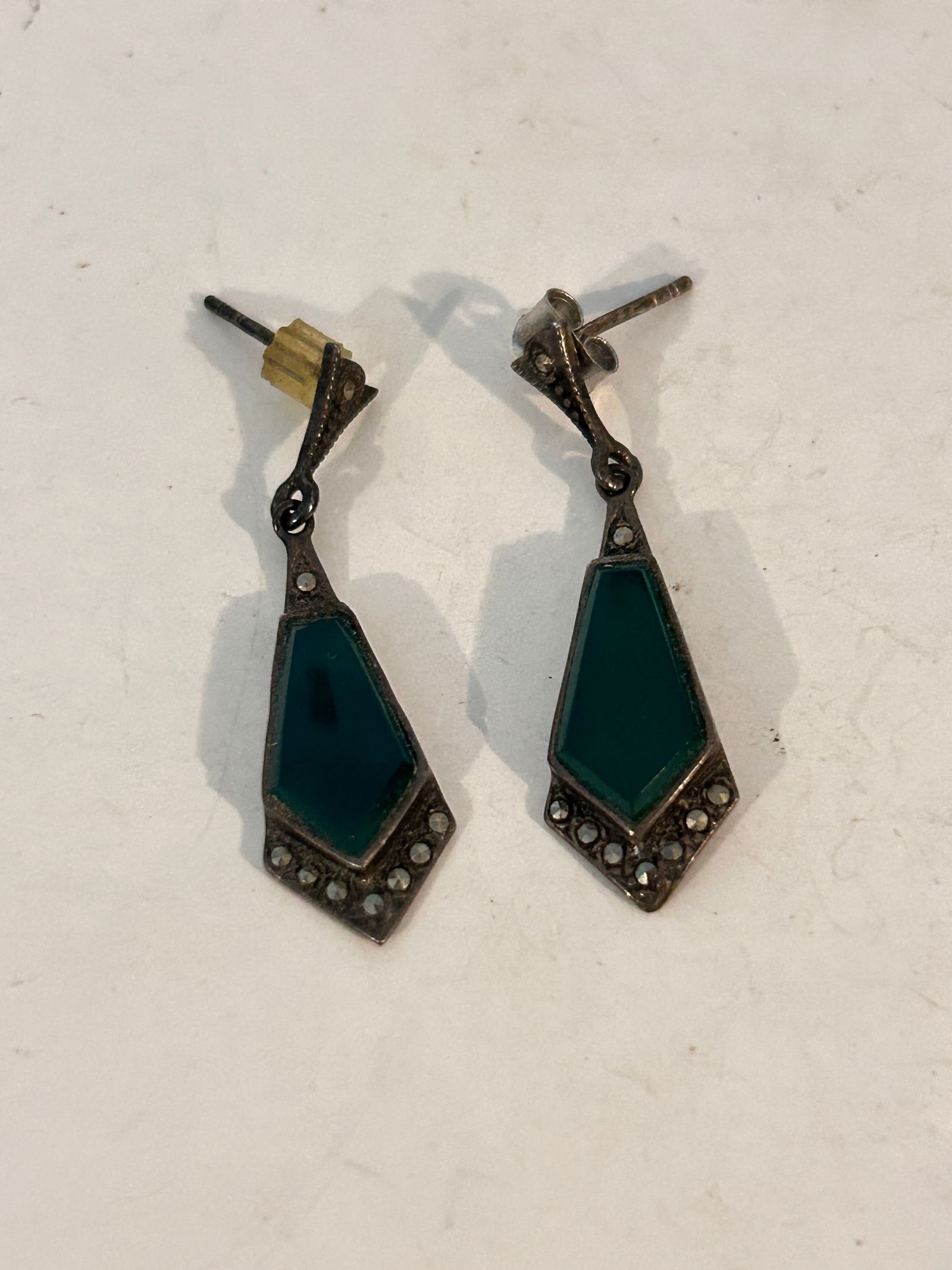 Vintage Sterling Silver marcasite green Earrings: Vintage Sterling Silver marcasite green Earrings Please view all photos as they are part of the description and condition of this Item, Feel free to contact me with questions or picture requests! Used