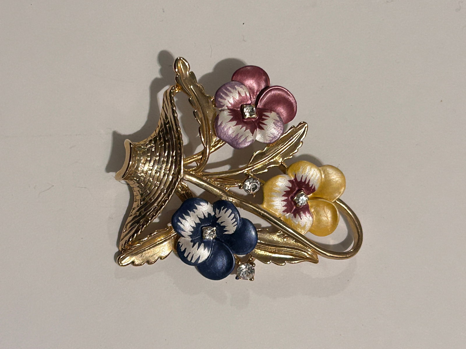 American Western Antique Jewelry / Rhine Pansy Enamel Flower Basket Brooch: American Western Antique Jewelry / Rhine Pansy Enamel Flower Basket Brooch Please view all photos as they are part of the description and condition of this Item, Feel free to contact me with questions