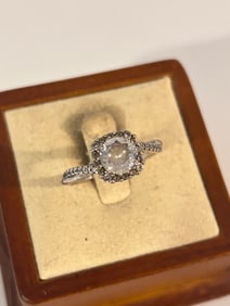 Vintage Sterling Silver CZ Ring SZ 9