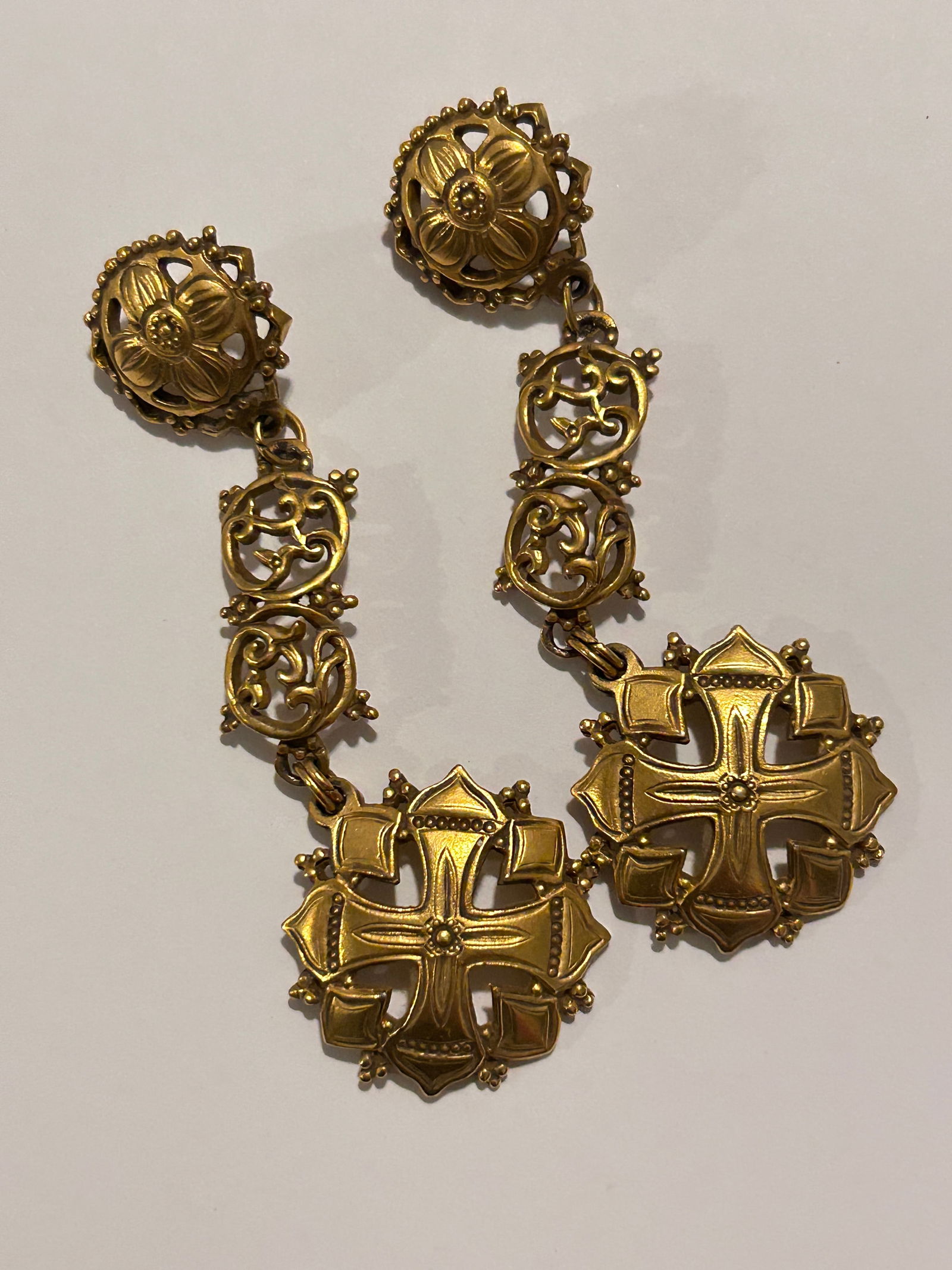 Vintage Goldtone Dangle Fashion Earrings (1 of 3)