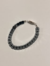 Vintage Hematite/black bead Bracelet 7"
