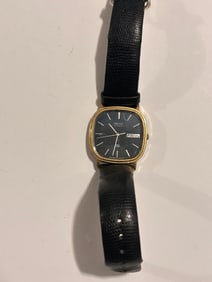 Vintage Seiko 8223-5120 Men’s Watch. Working light scratches