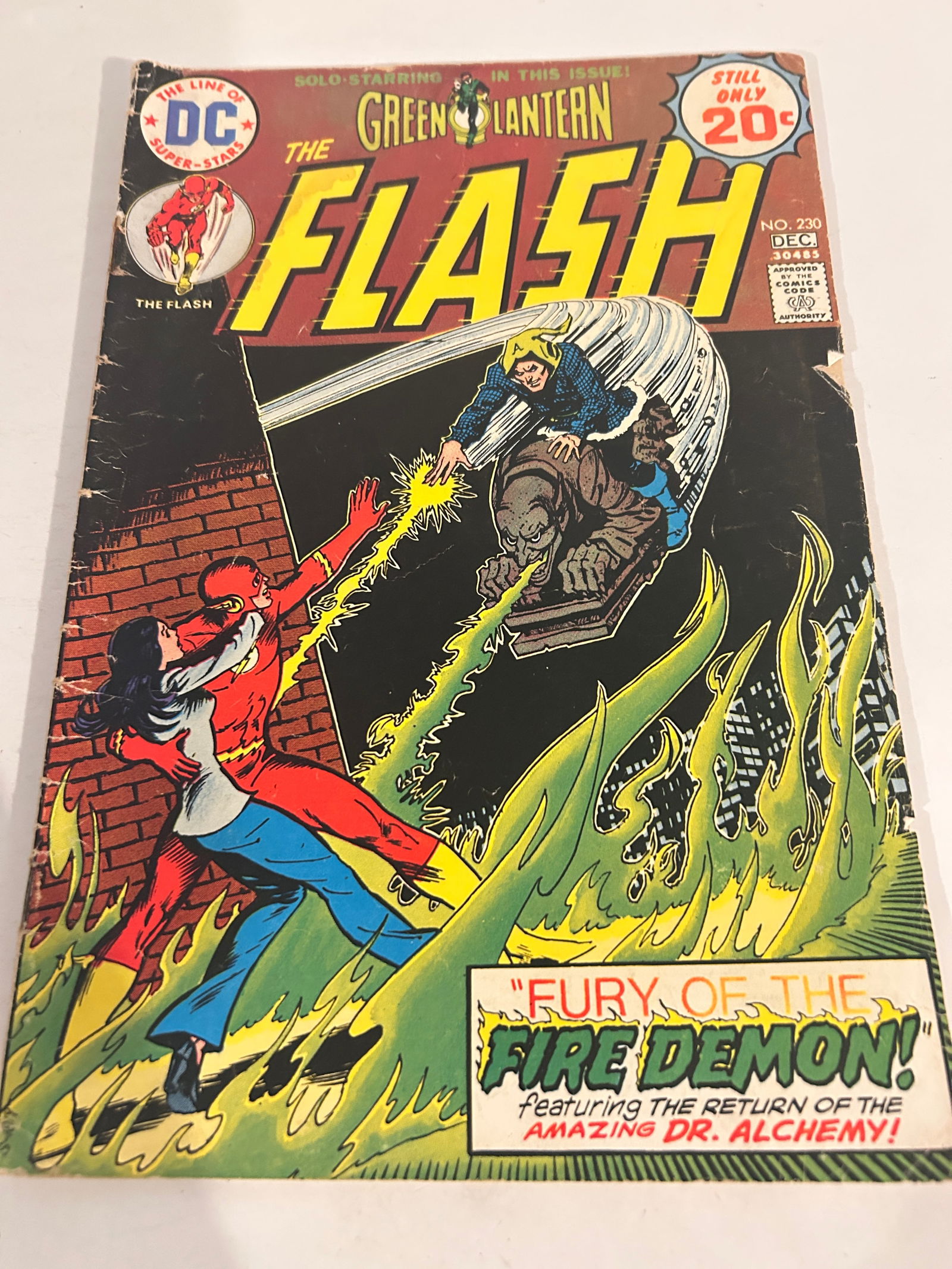 Vintage Comic Book The Flash # 230 (1 of 2)