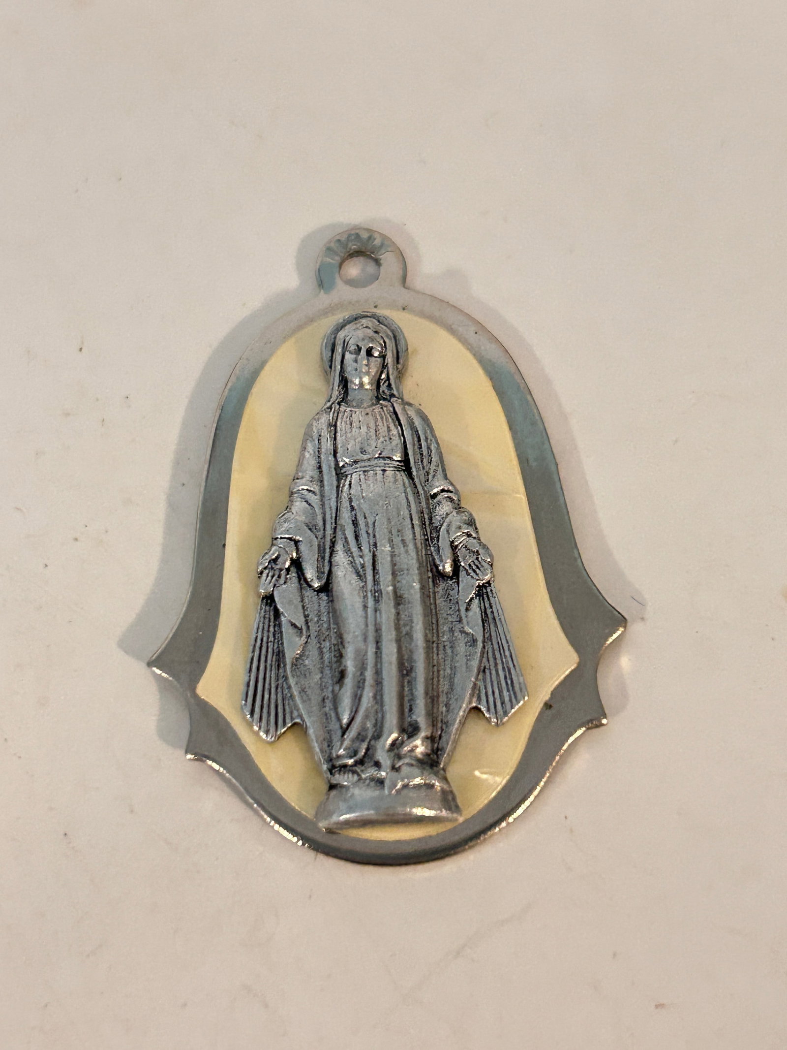 Rare O Mary Conceived Without Sin Pray for US Who Have Recourse to Thee Pendant: Rare O Mary Conceived Without Sin Pray for US Who Have Recourse to Thee Pendant Please view all photos as they are part of the description and condition of this Item, Feel free to contact me with ques