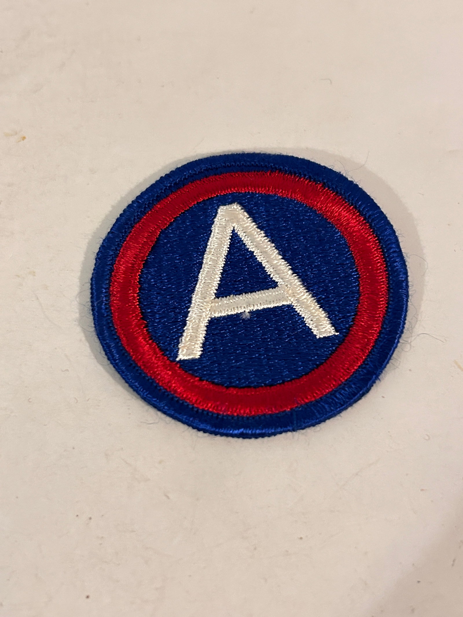 WWII US 3rd Army Double Blue Border Patch: WWII US 3rd Army Double Blue Border Patch Please view all photos as they are part of the description and condition of this Item, Feel free to contact me with questions or picture requests! Used Item A