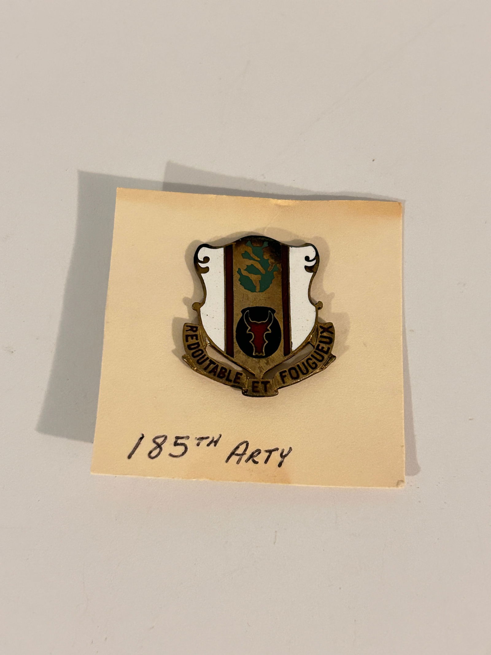 WW2 US Army 185th Field Artillery DUI Pinback NS Meyer Sterling (1 of 2)