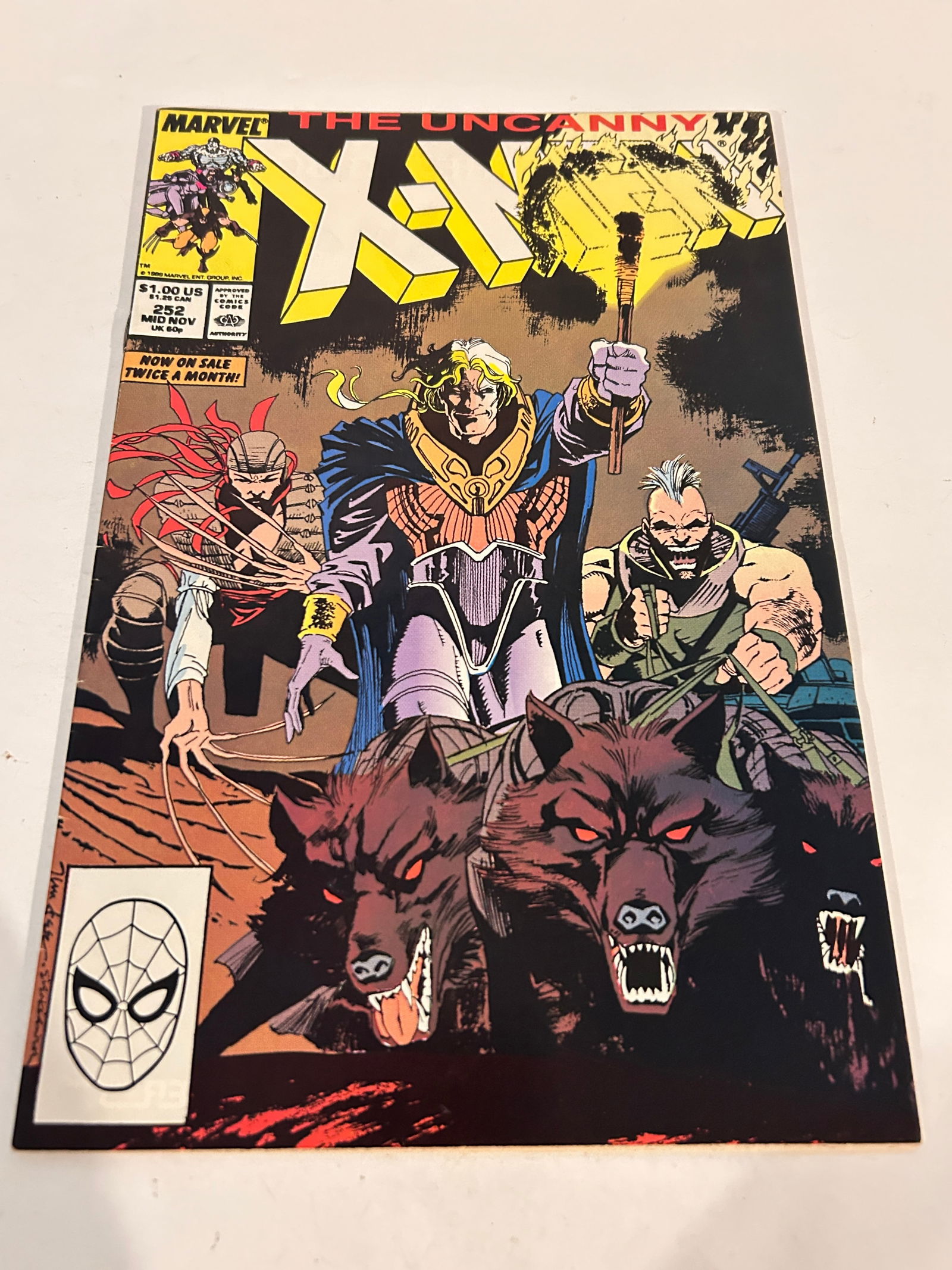 Vintage Comic Book Uncanny X-MEN # 252: Vintage Comic Book Uncanny X-MEN # 252 Please view all photos as they are part of the description and condition of this Item, Feel free to contact me with questions or picture requests! Used Item AS I