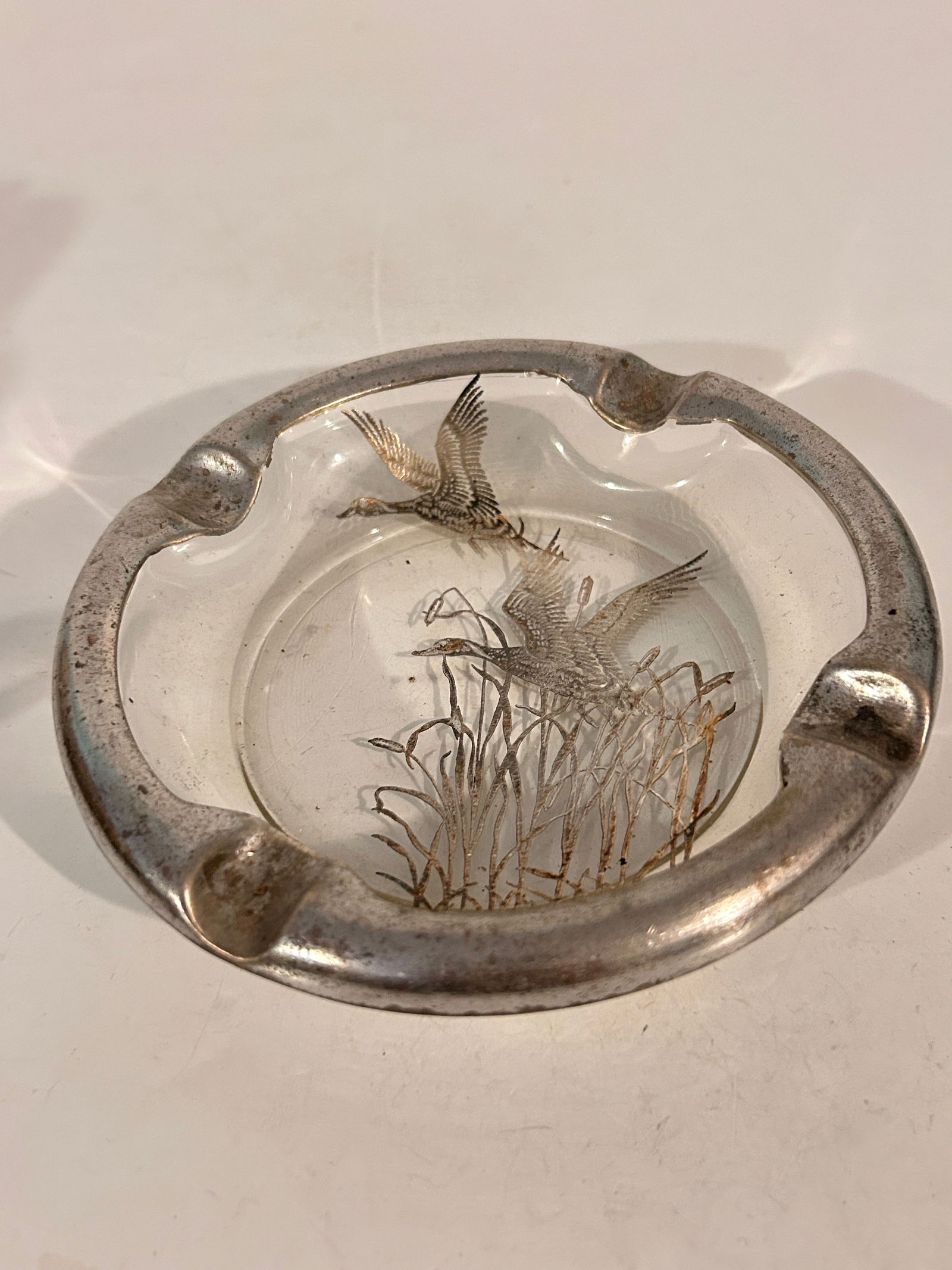 Vintage Silver Overlay On Glass Mallard Ducks in Flight Ashtray 6??- man cave ashtray (1 of 5)