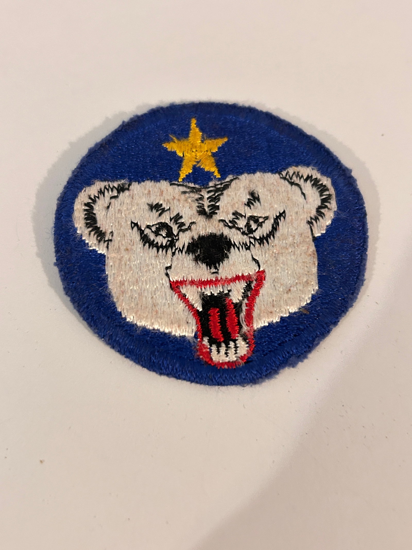 WWII Alaska Service Military Shoulder Patch w/ Polar Bear: WWII Alaska Service Military Shoulder Patch w/ Polar Bear Please view all photos as they are part of the description and condition of this Item, Feel free to contact me with questions or picture reque