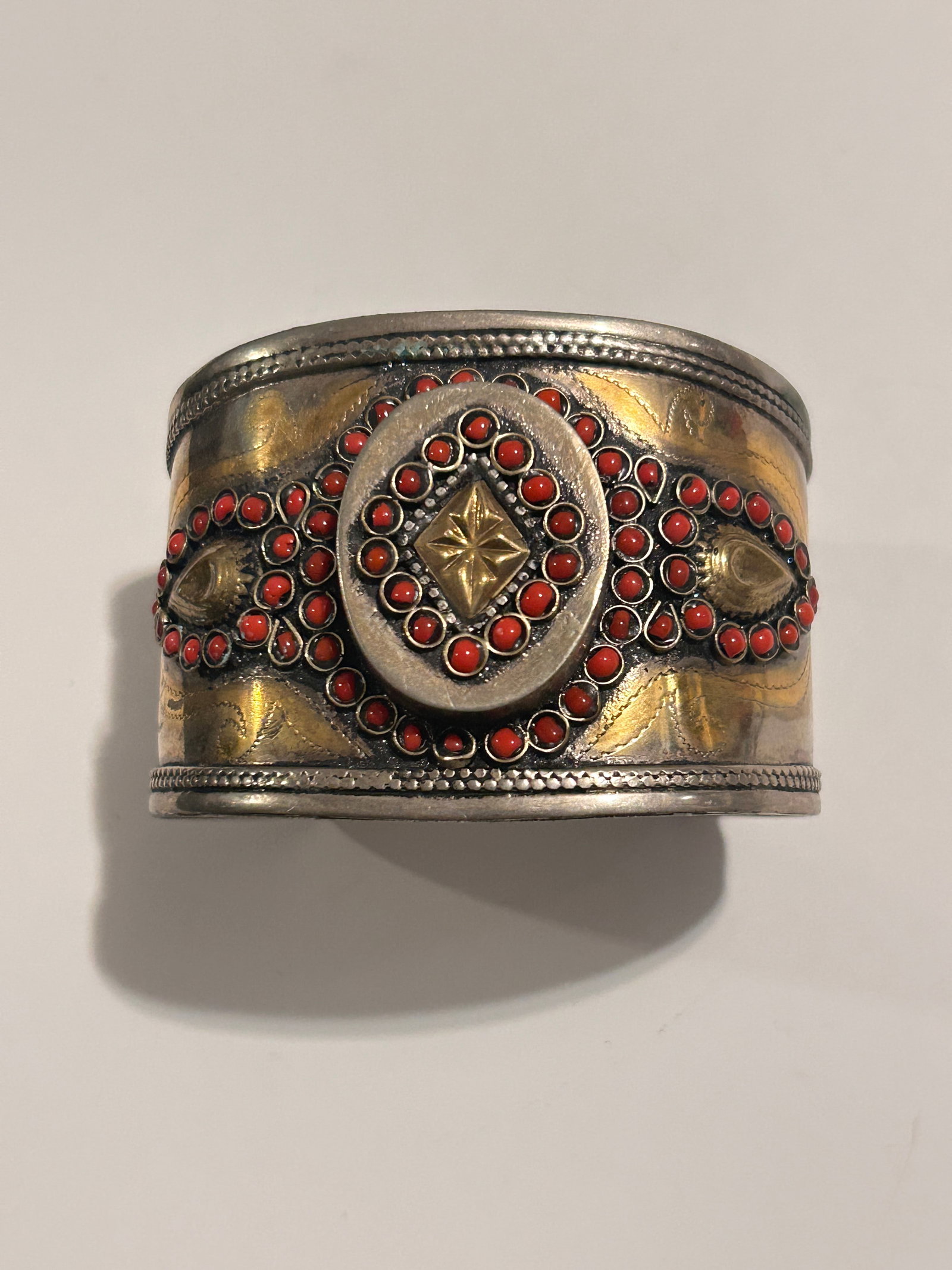 Vintage, Indian Style, Detailed, Silver, Metal, and Faux Gems, Cuff, Bracelet, Jewellery, Prop,: Vintage, Indian Style, Detailed, Silver, Metal, and Faux Gems, Cuff, Bracelet, Jewellery, Prop, Costume 7" Please view all photos as they are part of the description and condition of this Item, Feel f