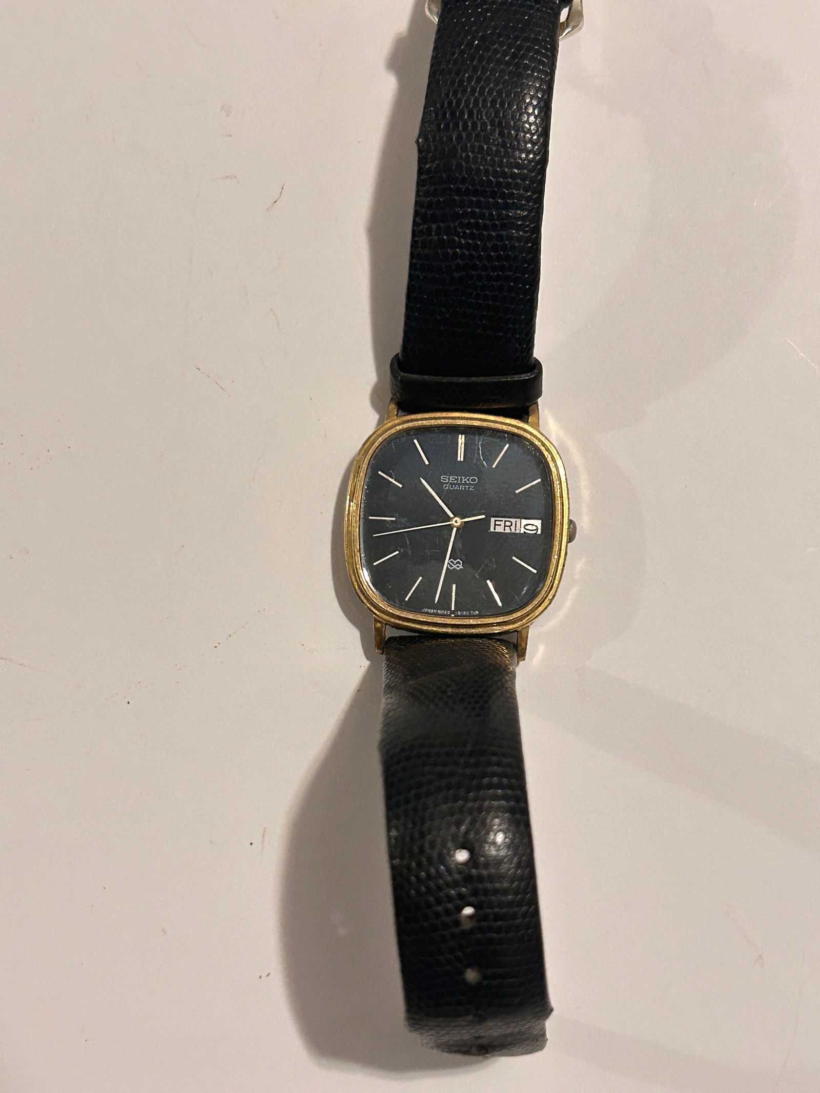 Vintage Seiko 8223-5120 Men’s Watch. Working light scratches: Vintage Seiko 8223-5120 Men’s Watch. Working light scratches Please view all photos as they are part of the description and condition of this Item, Feel free to contact me with questions or picture
