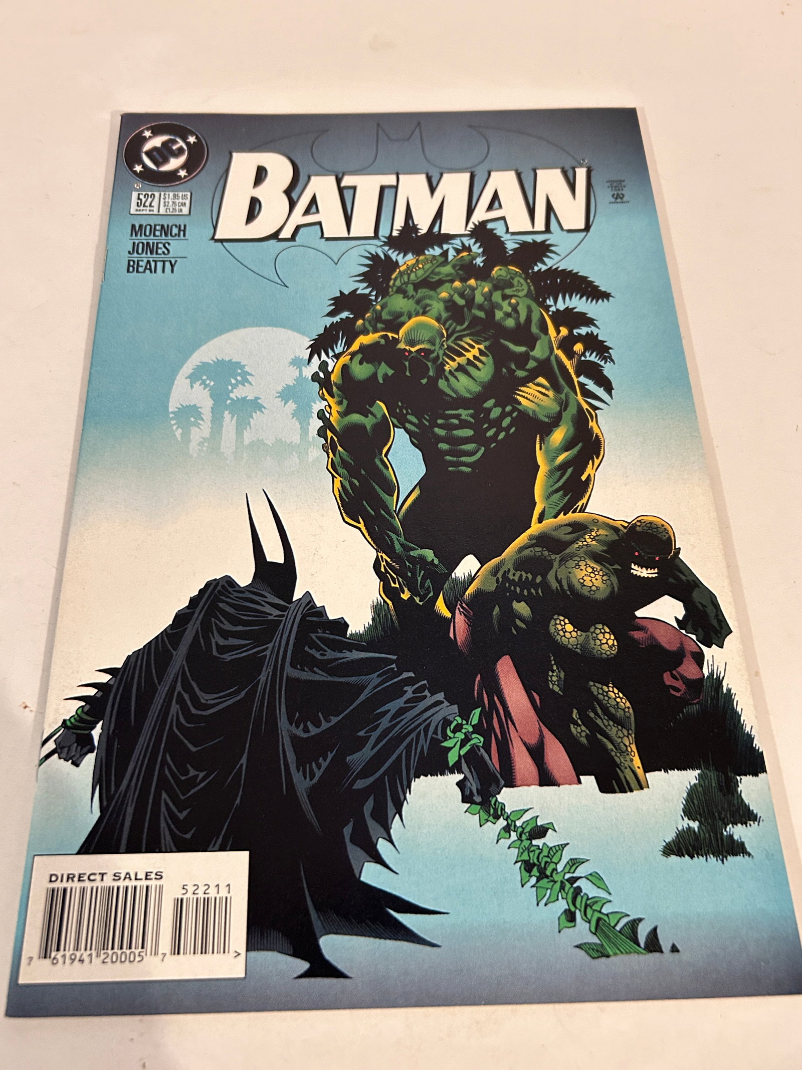Vintage Comic Book Bat Man # 522: Vintage Comic Book Bat Man # 522 Please view all photos as they are part of the description and condition of this Item, Feel free to contact me with questions or picture requests! Used Item AS IS