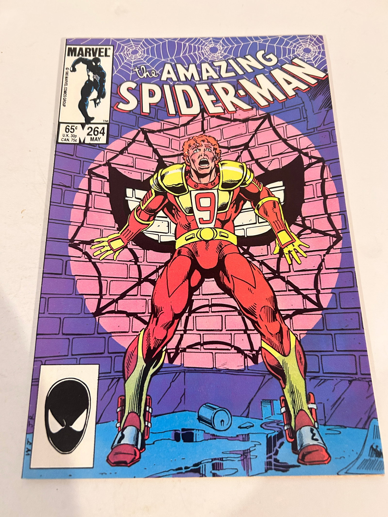Vintage Comic Book The Amazing Spider-Man # 264: Vintage Comic Book The Amazing Spider-Man # 264 Please view all photos as they are part of the description and condition of this Item, Feel free to contact me with questions or picture requests! Used 